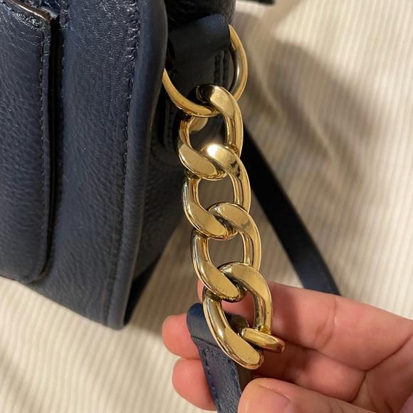 MK Margo Messenger Crossbody Purse - Picture 5 of 12